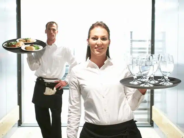 waitress and waiter si